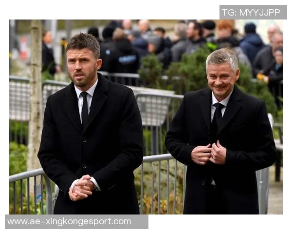 天空报道曼联与索尔斯克亚和卡里克接触或将任命新主帅