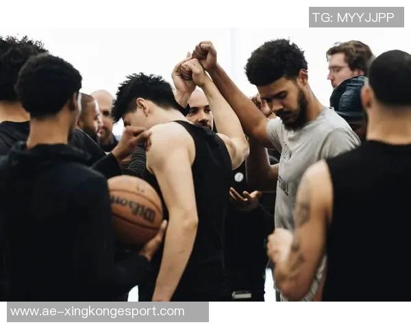 文班卡斯尔全力训练状态回暖前者缺阵对抗鹈鹕后者出战存疑